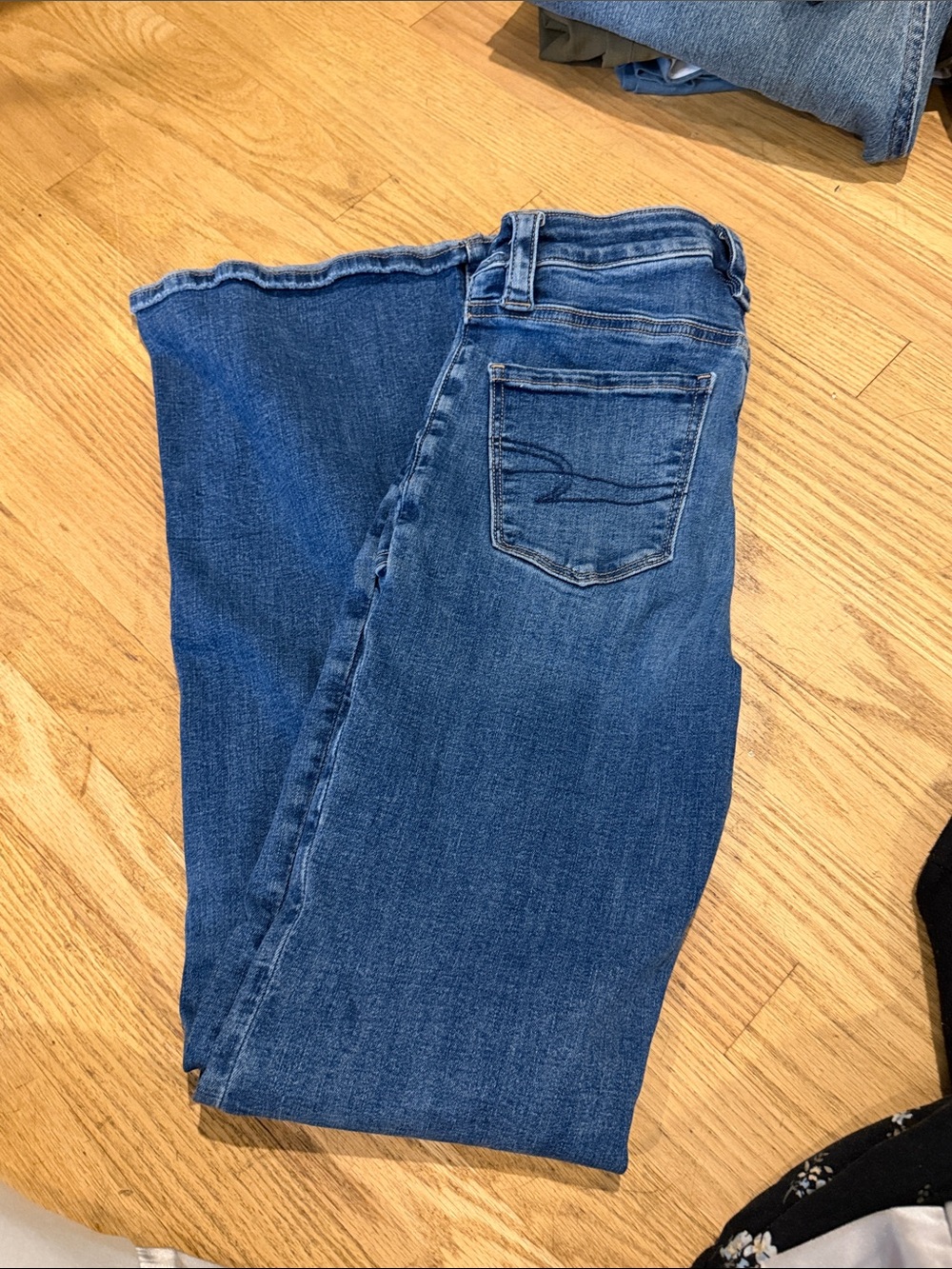 American Eagle Outfitters Women's Straight Leg Jeans in Blue Denim